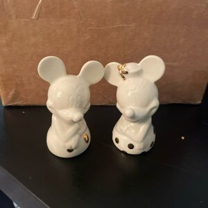 Collectible salt and pepper shakers Mickey and Minny Mouse Disney